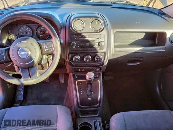 ✅ 2016 Jeep Patriot Sport • VIN: 1C4NJPBA6GD648916 • Лот: 97024555. Опубликован ранее на Copart с пробегом 88 114 миль. Бесплатный доступ к архиву аукционных продаж из США и подробный отчёт об истории автомобиля на DreamBid. Изображение 9.