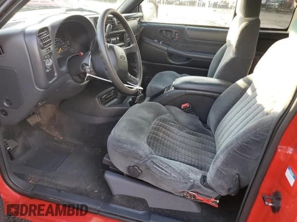 ✅ 2000 Chevrolet S-10 LS • VIN: 1GCCS1955Y8312985 • Лот: 76606074. Опубликован ранее на Copart с пробегом 93 820 миль. Бесплатный доступ к архиву аукционных продаж из США и подробный отчёт об истории автомобиля на DreamBid. Изображение 7.