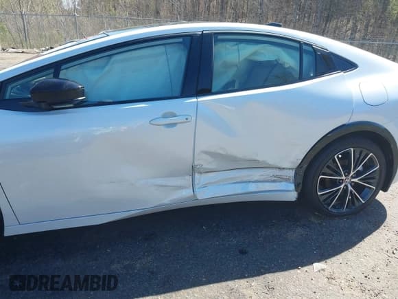 ✅ 2024 Toyota Prius LE • VIN: JTDACAAU6R3043434 • Lot: 41757074. Wystawiony na IAAI z przebiegiem 422 mil. Bezpłatny archiwum sprzedaży aukcyjnych z USA i szczegółowy raport historii pojazdu na DreamBid. Zdjęcie 6.