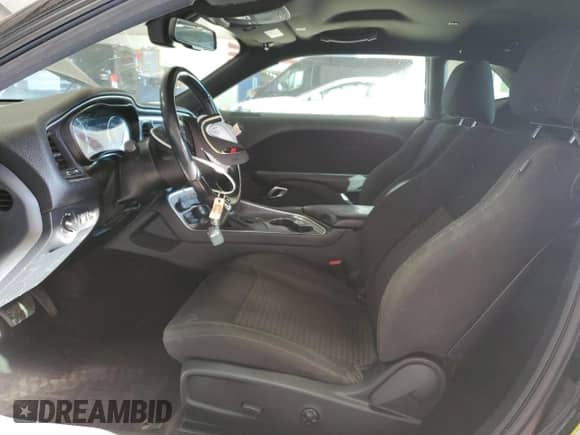 2018 Dodge Challenger SXT z VIN 2C3CDZAG0JH236229, wystawiony jako Copart lot #84886725 z przebiegiem 73 576 mil mil oraz Szkoda całkowita • Salvage title. Historia ofert i sprzedaży dostępna na DreamBid. Obrazek 7.