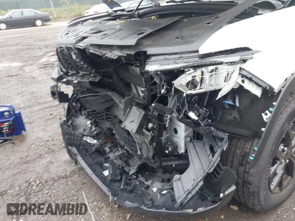 ✅ 2025 Jeep Grand Cherokee Altitude X • VIN: 1C4RJHAG1SC270046 • Лот: 42517002. Опубликован ранее на IAAI с пробегом 8 415 миль. Бесплатный доступ к архиву аукционных продаж из США и подробный отчёт об истории автомобиля на DreamBid. Изображение 18.