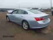 2018 Chevrolet Malibu LT z VIN 1G1ZD5ST8JF206058, wystawiony jako IAAI lot #43398224 z przebiegiem 38 674 mil mil oraz . Historia ofert i sprzedaży dostępna na DreamBid. Obrazek 3.