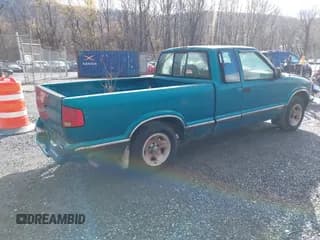 ✅ 1996 Chevrolet S-10 LS • VIN: 1GCCS19X1TK103756 • Лот: 40929459. Опубликован ранее на IAAI с пробегом 84 557 миль. Бесплатный доступ к архиву аукционных продаж из США и подробный отчёт об истории автомобиля на DreamBid. Изображение 4.