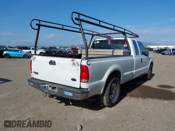 ✅ 2004 Ford F-250 XL • VIN: 1FTNX20S04EB24132 • Лот: 42196078. Опубликован ранее на IAAI с пробегом 348 016 миль. Бесплатный доступ к архиву аукционных продаж из США и подробный отчёт об истории автомобиля на DreamBid. Изображение 4.