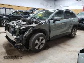 ✅ 2022 Toyota RAV4 XLE • VIN: JTMP1RFV5ND087218 • Lot: 65976295. Wystawiony na Copart z przebiegiem 67 427 mil. Bezpłatny archiwum sprzedaży aukcyjnych z USA i szczegółowy raport historii pojazdu na DreamBid. Zdjęcie 1.
