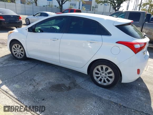 ✅ 2016 Hyundai Elantra • VIN: KMHD35LH2GU323939 • Lot: 43647617. Listed on IAAI with 121,766 mi. Free auction sales archive from the USA and detailed vehicle history report at DreamBid. Image 3.