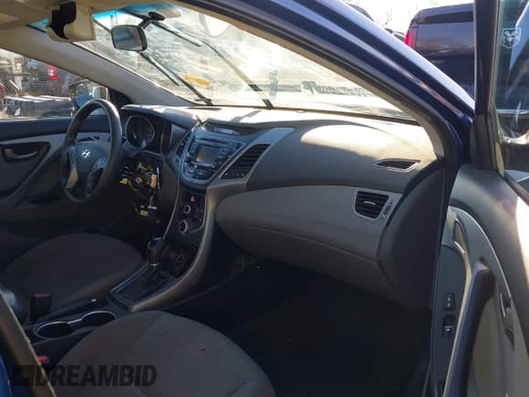 ✅ 2016 Hyundai Elantra SE • VIN: 5NPDH4AE0GH768148 • Лот: 43498462. Опубликован ранее на IAAI с пробегом 104 318 миль. Бесплатный доступ к архиву аукционных продаж из США и подробный отчёт об истории автомобиля на DreamBid. Изображение 5.