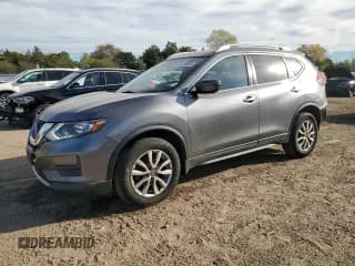 ✅ 2018 Nissan Rogue S • VIN: 5N1AT2MV8JC808220 • Lot: 90400695. Wystawiony na Copart z przebiegiem 136 057 mil. Bezpłatny archiwum sprzedaży aukcyjnych z USA i szczegółowy raport historii pojazdu na DreamBid. Zdjęcie 1.