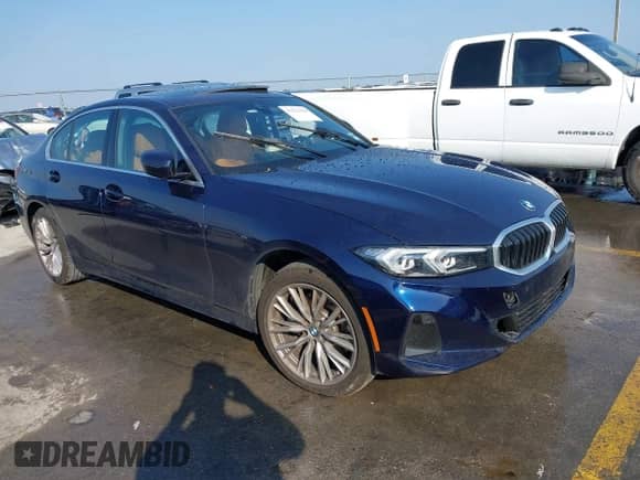 2023 BMW 3 Series 330i xDrive z VIN 3MW89FF00P8C96895, wystawiony jako IAAI lot #43223429 z przebiegiem 25 207 mil mil oraz . Historia ofert i sprzedaży dostępna na DreamBid. Obrazek 1.
