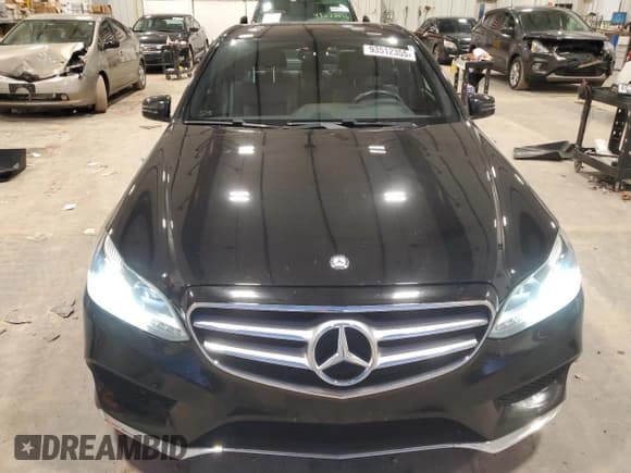 ✅ 2015 Mercedes-Benz E 350 Sport • VIN: WDDHF8JB3FB116697 • Lot: 93512355. Wystawiony na Copart z przebiegiem 153 640 mil. Bezpłatny archiwum sprzedaży aukcyjnych z USA i szczegółowy raport historii pojazdu na DreamBid. Zdjęcie 5.