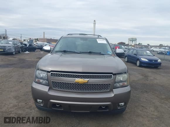 ✅ 2011 Chevrolet Suburban LTZ • VIN: 1GNSKKE39BR170395 • Lot: 43604666. Listed on IAAI with 186,630 mi. Free auction sales archive from the USA and detailed vehicle history report at DreamBid. Image 6.