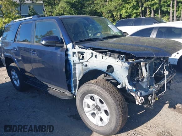 ✅ 2024 Toyota 4Runner SR5 Premium • VIN: JTENU5JR5R6218770 • Lot: 43372481. Listed on IAAI with 28,328 mi. Free auction sales archive from the USA and detailed vehicle history report at DreamBid. Image 1.