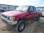 ✅ 1994 Toyota Pickup DLX • VIN: JT4VN13D6R5135544 • Lot: 42465052. Wystawiony na IAAI z przebiegiem 141 711 mil. Bezpłatny archiwum sprzedaży aukcyjnych z USA i szczegółowy raport historii pojazdu na DreamBid. Zdjęcie 2.