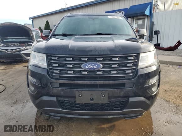 ✅ 2017 Ford Explorer XLT • VIN: 1FM5K7DHXHGD01964 • Lot: 55931385. Listed on Copart with 131,480 mi. Free auction sales archive from the USA and detailed vehicle history report at DreamBid. Image 5.