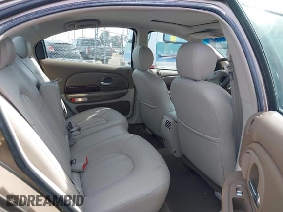 ✅ 2000 Chrysler 300M M • VIN: 2C3HE66G8YH224544 • Lot: 41799183. Wystawiony na IAAI z przebiegiem 60 675 mil. Bezpłatny archiwum sprzedaży aukcyjnych z USA i szczegółowy raport historii pojazdu na DreamBid. Zdjęcie 8.