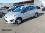 ✅ 2013 Ford Fiesta SE • VIN: 3FADP4EJ1DM186078 • Lot: 43012956. Wystawiony na IAAI z przebiegiem 88 086 mil. Bezpłatny archiwum sprzedaży aukcyjnych z USA i szczegółowy raport historii pojazdu na DreamBid. Zdjęcie 17.