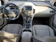 ✅ 2013 Chevrolet Volt • VIN: 1G1RB6E44DU102506 • Lot: 82352404. Wystawiony na Copart z przebiegiem 110 294 mil. Bezpłatny archiwum sprzedaży aukcyjnych z USA i szczegółowy raport historii pojazdu na DreamBid. Zdjęcie 8.