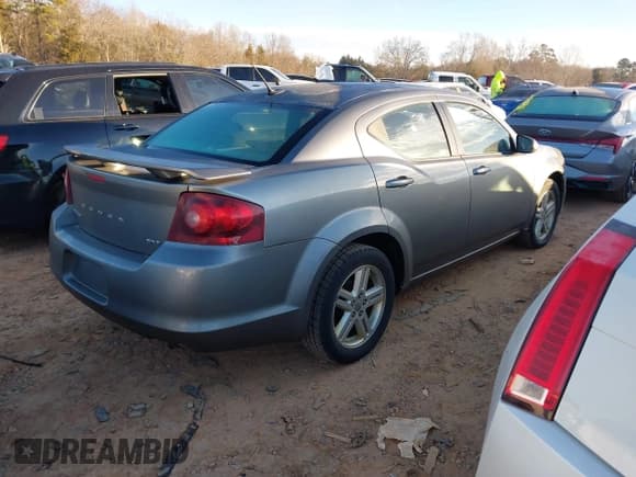 ✅ 2013 Dodge Avenger SXT • VIN: 1C3CDZCB6DN558418 • Лот: 41406317. Опубликован ранее на IAAI с пробегом 153 439 миль. Бесплатный доступ к архиву аукционных продаж из США и подробный отчёт об истории автомобиля на DreamBid. Изображение 4.