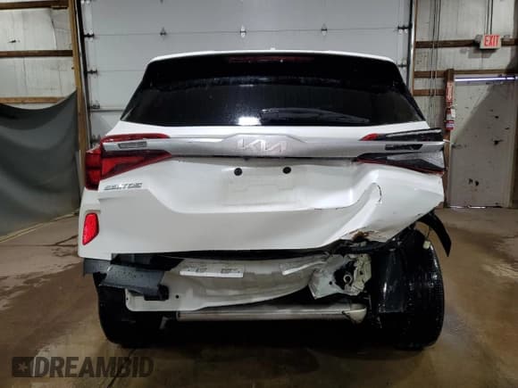 ✅ 2023 Kia Seltos LX • VIN: KNDEPCAAXP7392013 • Lot: 70180785. Wystawiony na Copart z przebiegiem 99 999 mil. Bezpłatny archiwum sprzedaży aukcyjnych z USA i szczegółowy raport historii pojazdu na DreamBid. Zdjęcie 6.