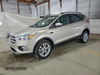 ✅ 2018 Ford Escape SE • VIN: 1FMCU9GD2JUB40281 • Lot: 94390825. Wystawiony na Copart z przebiegiem 178 405 mil. Bezpłatny archiwum sprzedaży aukcyjnych z USA i szczegółowy raport historii pojazdu na DreamBid. Zdjęcie 1.