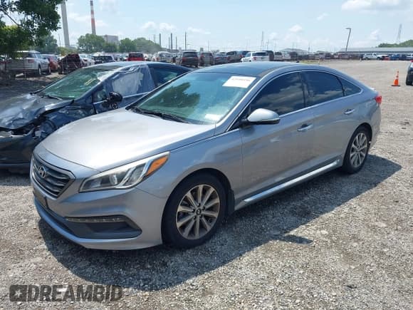 ✅ 2016 Hyundai Sonata Sport • VIN: 5NPE34AF5GH411821 • Lot: 42940356. Listed on IAAI with 112,838 mi. Free auction sales archive from the USA and detailed vehicle history report at DreamBid. Image 2.