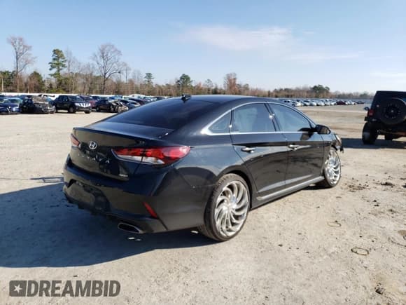 ✅ 2019 Hyundai Sonata SEL • VIN: 5NPE34AFXKH801483 • Lot: 69134222. Listed on Copart with 33,707 mi. Free auction sales archive from the USA and detailed vehicle history report at DreamBid. Image 3.