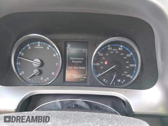 ✅ 2018 Toyota RAV4 Limited • VIN: JTMDFREV1JD239706 • Lot: 43633548. Listed on IAAI with 36,507 mi. Free auction sales archive from the USA and detailed vehicle history report at DreamBid. Image 7.