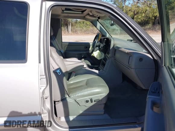 ✅ 2006 GMC Sierra 1500 SLE2 • VIN: 2GTEK13T261186245 • Lot: 43525156. Listed on IAAI with 332,800 mi. Free auction sales archive from the USA and detailed vehicle history report at DreamBid. Image 5.