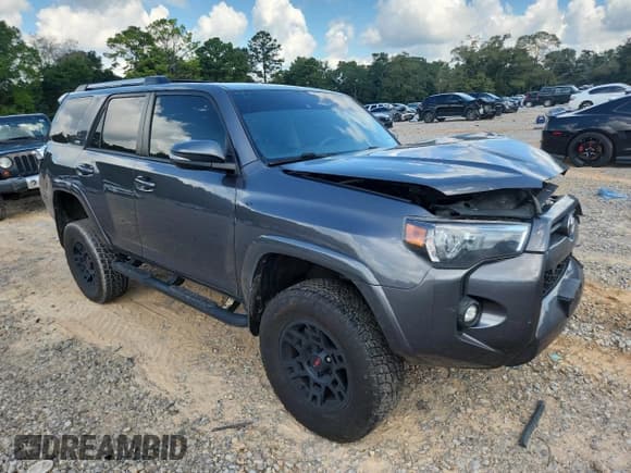 ✅ 2022 Toyota 4Runner SR5 Premium • VIN: JTEFU5JR6N5261017 • Lot: 67133355. Listed on Copart with 88,594 mi. Free auction sales archive from the USA and detailed vehicle history report at DreamBid. Image 4.