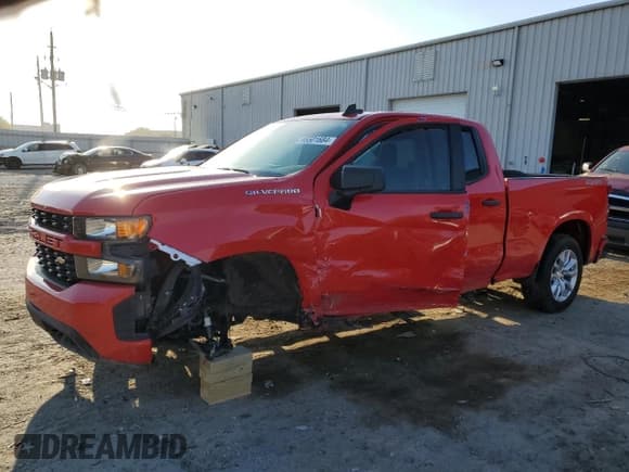 ✅ 2021 Chevrolet Silverado 1500 Custom • VIN: 1GCRYBEK5MZ328084 • Lot: 46501684. Wystawiony na Copart z przebiegiem 18 634 mil. Bezpłatny archiwum sprzedaży aukcyjnych z USA i szczegółowy raport historii pojazdu na DreamBid. Zdjęcie 1.