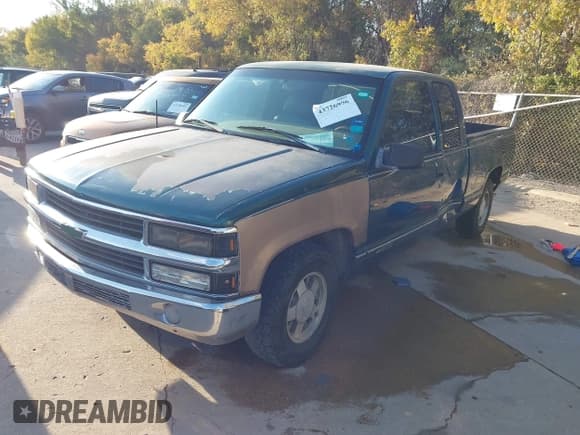 ✅ 1998 Chevrolet Silverado 1500 • VIN: 2GCEC19R3W1206821 • Lot: 43726996. Wystawiony na IAAI z przebiegiem 211 393 mil. Bezpłatny archiwum sprzedaży aukcyjnych z USA i szczegółowy raport historii pojazdu na DreamBid. Zdjęcie 2.
