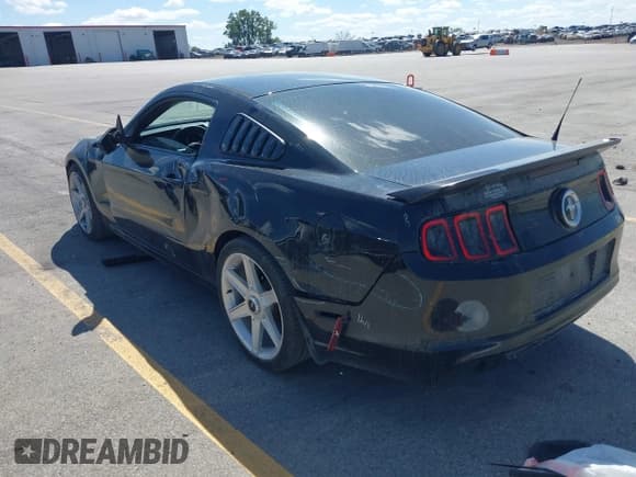 ✅ 2014 Ford Mustang V6 • VIN: 1ZVBP8AM7E5308634 • Lot: 43073553. Listed on IAAI with 186,126 mi. Free auction sales archive from the USA and detailed vehicle history report at DreamBid. Image 3.