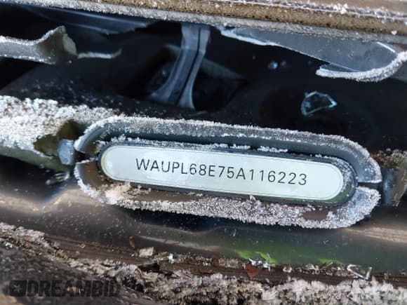 ✅ 2005 Audi S4 • VIN: WAUPL68E75A116223 • Lot: 41399300. Wystawiony na IAAI z przebiegiem Nie podano. Bezpłatny archiwum sprzedaży aukcyjnych z USA i szczegółowy raport historii pojazdu na DreamBid. Zdjęcie 9.