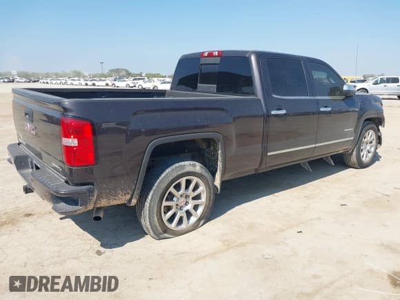 ✅ 2015 GMC Sierra 1500 Denali • VIN: 3GTU2WEJ3FG199436 • Lot: 43158752. Listed on IAAI with 109,949 mi. Free auction sales archive from the USA and detailed vehicle history report at DreamBid. Image 4.