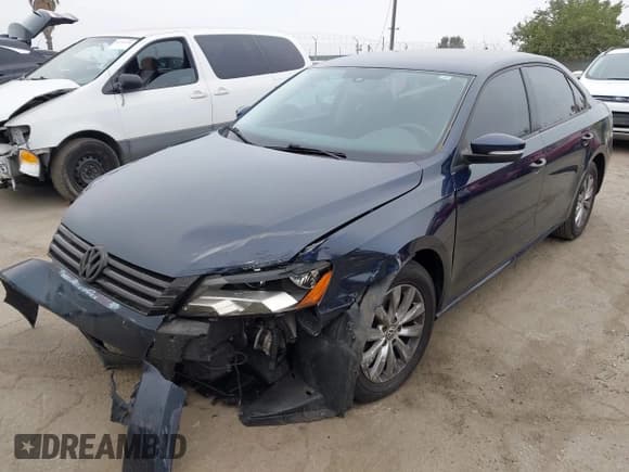 ✅ 2015 Volkswagen Passat Limited Edition • VIN: 1VWAT7A38FC021387 • Lot: 42723698. Listed on IAAI with 69,198 mi. Free auction sales archive from the USA and detailed vehicle history report at DreamBid. Image 18.