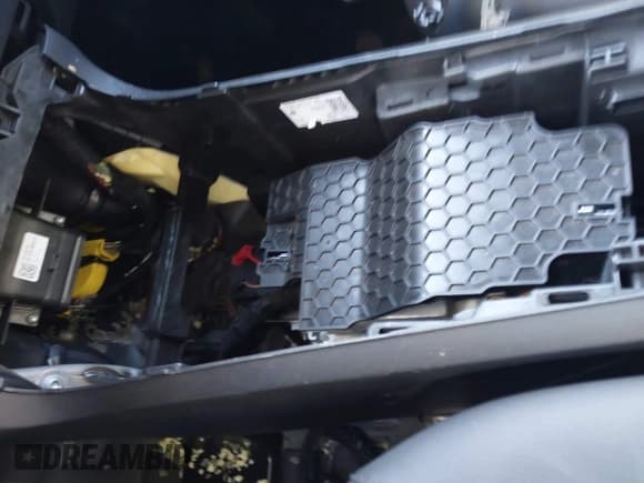 ✅ 2023 Mercedes-Benz EQB 300 • VIN: W1N9M0KB2PN070986 • Lot: 41364209. Listed on IAAI with 8,039 mi. Free auction sales archive from the USA and detailed vehicle history report at DreamBid. Image 6.