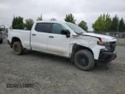 ✅ 2022 Chevrolet Silverado 1500 Custom Trail Boss • VIN: 3GCPYCEL6NG200072 • Lot: 59324305. Wystawiony na Copart z przebiegiem 76 285 mil. Bezpłatny archiwum sprzedaży aukcyjnych z USA i szczegółowy raport historii pojazdu na DreamBid. Zdjęcie 4.