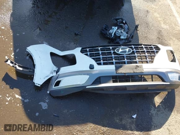 ✅ 2022 Hyundai Venue Limited • VIN: KMHRC8A38NU137933 • Lot: 42254522. Listed on IAAI with 72,596 mi. Free auction sales archive from the USA and detailed vehicle history report at DreamBid. Image 12.