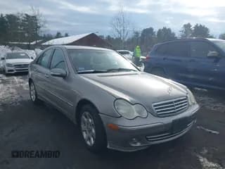 ✅ 2005 Mercedes-Benz C 240 • VIN: WDBRF81J95F565880 • Lot: 43837120. Wystawiony na IAAI z przebiegiem 52 108 mil. Bezpłatny archiwum sprzedaży aukcyjnych z USA i szczegółowy raport historii pojazdu na DreamBid. Zdjęcie 1.