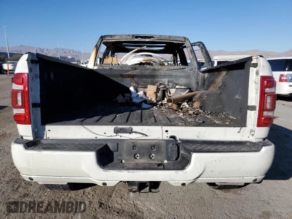 ✅ 2021 Ram 2500 Laramie • VIN: 3C6UR5FL6MG658355 • Lot: 87945305. Wystawiony na Copart z przebiegiem Nie podano. Bezpłatny archiwum sprzedaży aukcyjnych z USA i szczegółowy raport historii pojazdu na DreamBid. Zdjęcie 6.