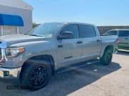 ✅ 2019 Toyota Tundra SR5 • VIN: 5TFEY5F13KX247647 • Lot: 85530075. Wystawiony na Copart z przebiegiem 93 412 mil. Bezpłatny archiwum sprzedaży aukcyjnych z USA i szczegółowy raport historii pojazdu na DreamBid. Zdjęcie 2.
