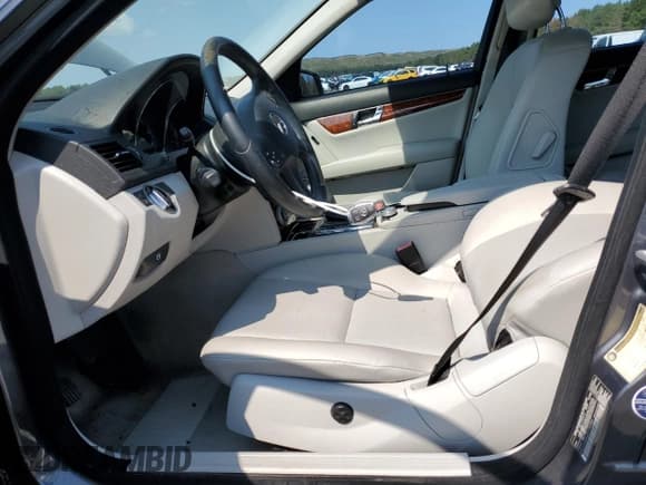 ✅ 2011 Mercedes-Benz C 300 Sport • VIN: WDDGF8BB4BR154354 • Lot: 68801654. Listed on Copart with 96,249 mi. Free auction sales archive from the USA and detailed vehicle history report at DreamBid. Image 7.