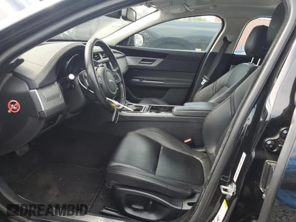 ✅ 2016 Jaguar XF 35t Premium • VIN: SAJBJ4BV6GCY18106 • Lot: 70354565. Wystawiony na Copart z przebiegiem 107 930 mil. Bezpłatny archiwum sprzedaży aukcyjnych z USA i szczegółowy raport historii pojazdu na DreamBid. Zdjęcie 7.