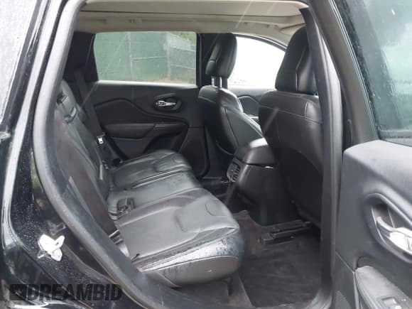 ✅ 2017 Jeep Cherokee Trailhawk L Plus • VIN: 1C4PJMBB3HW543353 • Lot: 42311248. Wystawiony na IAAI z przebiegiem 151 060 mil. Bezpłatny archiwum sprzedaży aukcyjnych z USA i szczegółowy raport historii pojazdu na DreamBid. Zdjęcie 8.