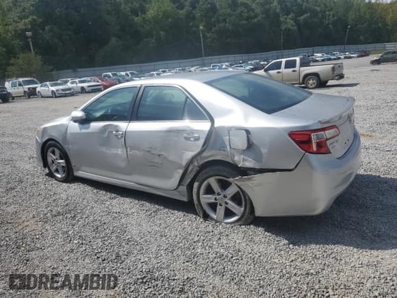 ✅ 2014 Toyota Camry SE • VIN: 4T1BF1FK9EU747744 • Lot: 84764235. Wystawiony na Copart z przebiegiem 224 206 mil. Bezpłatny archiwum sprzedaży aukcyjnych z USA i szczegółowy raport historii pojazdu na DreamBid. Zdjęcie 2.