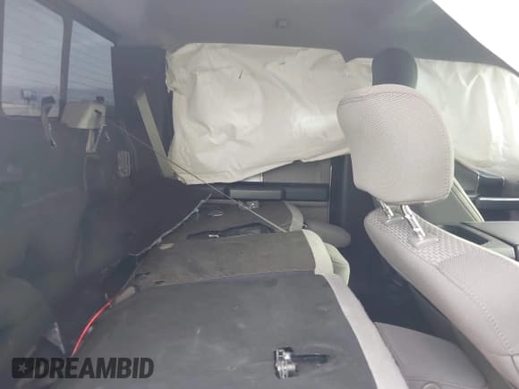 ✅ 2017 Ford F-150 XL • VIN: 1FTEW1CF2HKE45012 • Лот: 42038478. Опубликован ранее на IAAI с пробегом 76 284 миль. Бесплатный доступ к архиву аукционных продаж из США и подробный отчёт об истории автомобиля на DreamBid. Изображение 8.