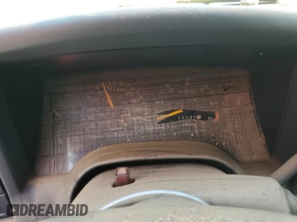 ✅ 1996 Chevrolet Blazer • VIN: 1GNDT13W1T2111686 • Lot: 64119395. Wystawiony na Copart z przebiegiem 138 596 mil. Bezpłatny archiwum sprzedaży aukcyjnych z USA i szczegółowy raport historii pojazdu na DreamBid. Zdjęcie 9.