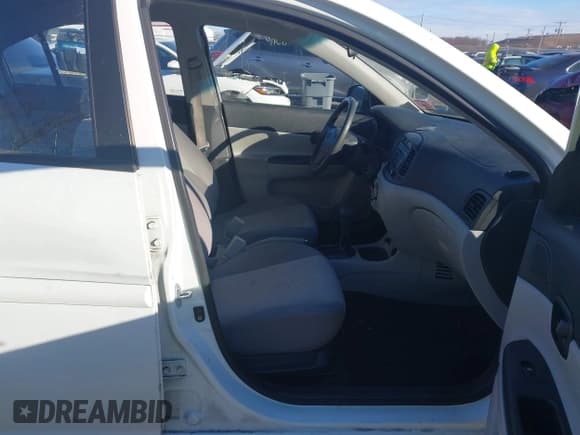 ✅ 2011 Hyundai Accent GLS • VIN: KMHCN4AC0BU606100 • Лот: 41293628. Опубликован ранее на IAAI с пробегом 121 471 миль. Бесплатный доступ к архиву аукционных продаж из США и подробный отчёт об истории автомобиля на DreamBid. Изображение 5.