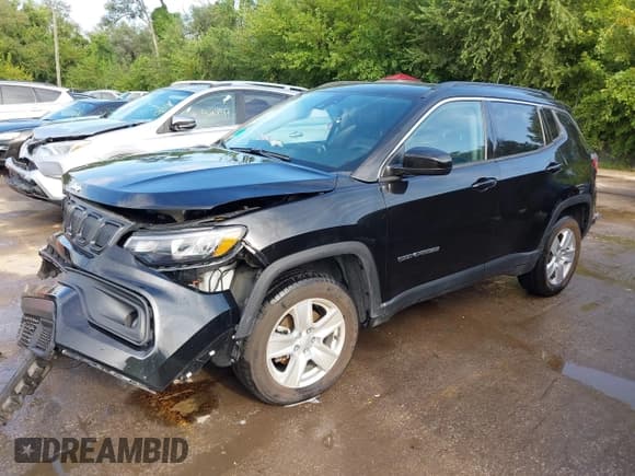 ✅ 2022 Jeep Compass Latitude • VIN: 3C4NJDBB0NT124370 • Lot: 43007081. Listed on IAAI with 34,161 mi. Free auction sales archive from the USA and detailed vehicle history report at DreamBid. Image 2.