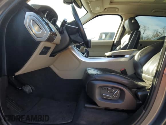 ✅ 2014 Land Rover Range Rover Sport HSE • VIN: SALWR2VF9EA305984 • Lot: 92796175. Listed on Copart with 112,226 mi. Free auction sales archive from the USA and detailed vehicle history report at DreamBid. Image 7.